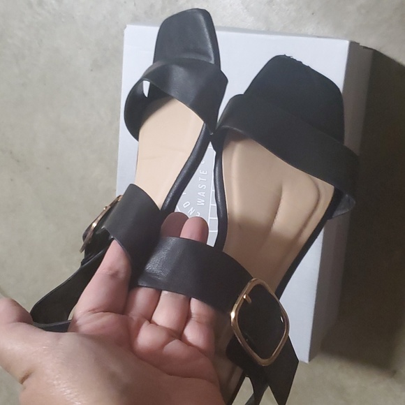 Cute sandals - Picture 3 of 8